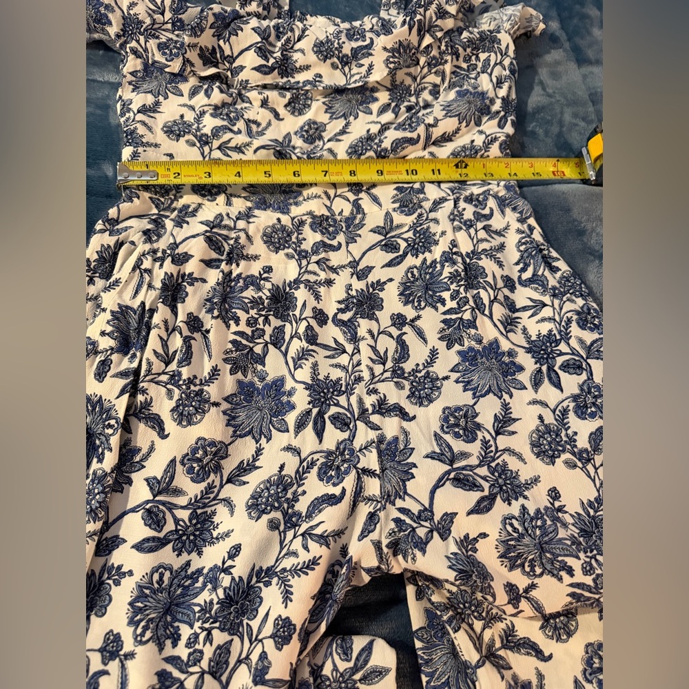 LOFT SLEEVELESS RUFFLE FRONT BLUE & WHITE TRELIS FLORAL JUMPSUIT SIZE 0 - Picture 10 of 12